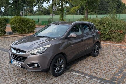 Hyundai ix35 71.200 km 10.400 &euro; Frankfurt 60433