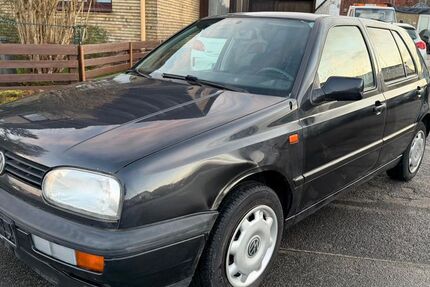 VW Golf 221.766 km 700 &euro; Schwarzenbek 21493