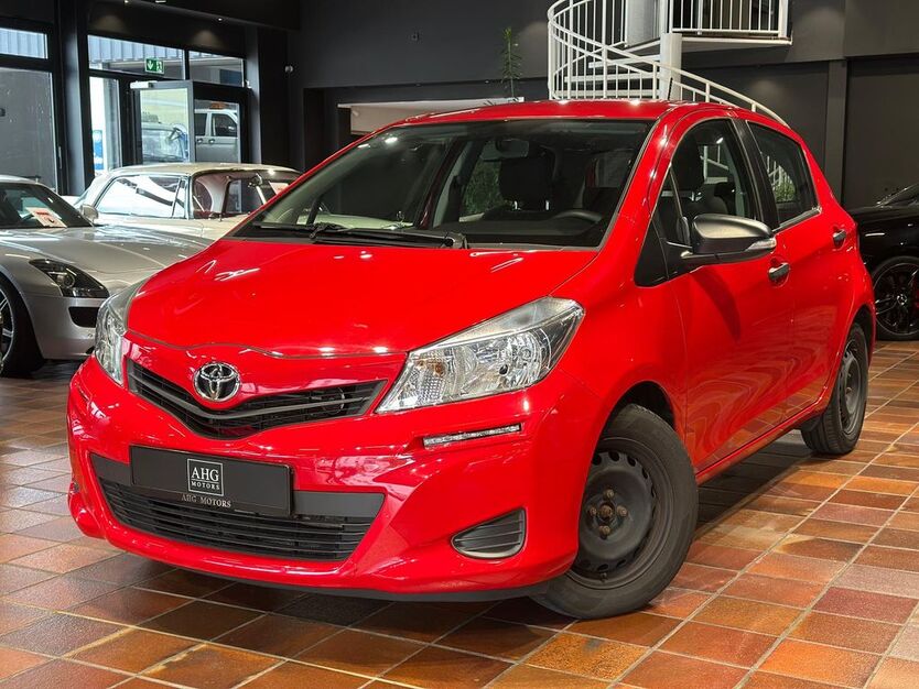 Toyota Yaris 72.346 km 6.400 € Bonn 53177