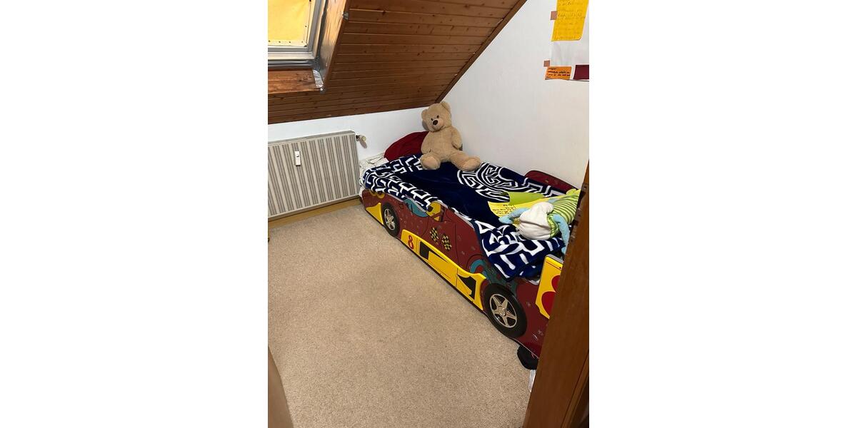 Dachgeschosswohnung mit 3 Zimmern zu vermieten 2 zimmer