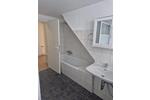 kl. 2 Zi Whg in Fulda, kl. Küchenzeile, Badewanne & Dusche, DG