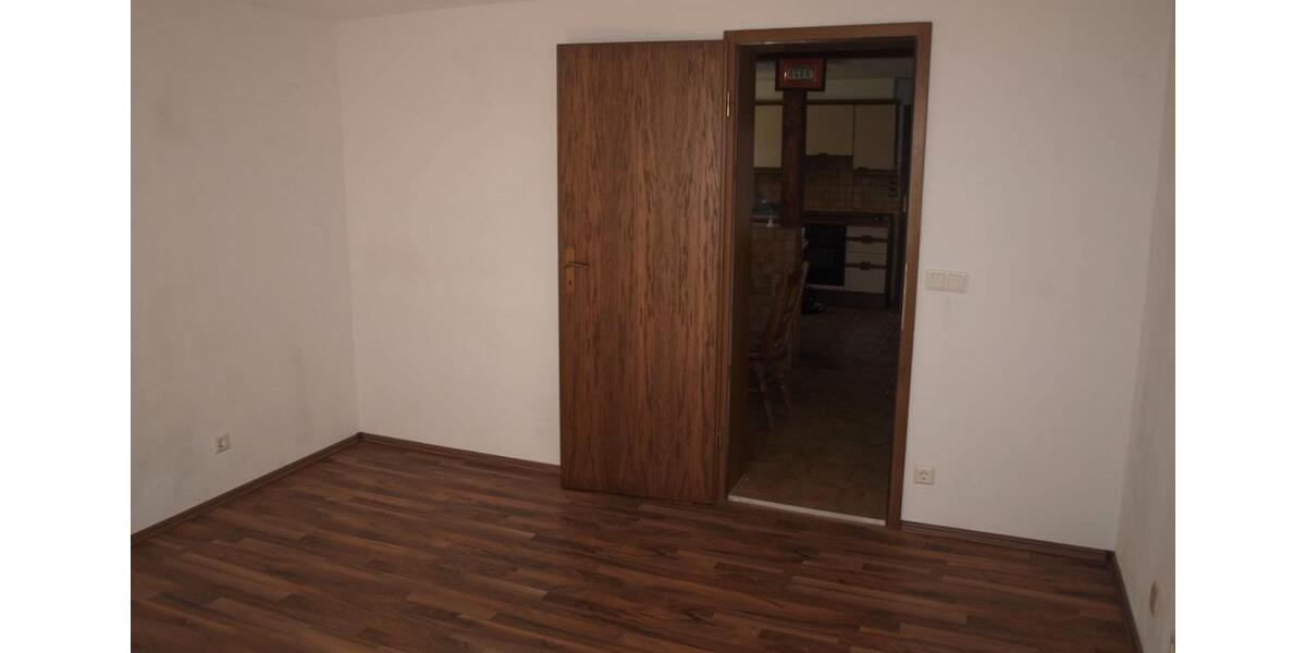 Erdgeschoßwohnung Tuttlingen - 1 Zimmer, 90 m&sup2;, 750&euro; | Angebot:26662149