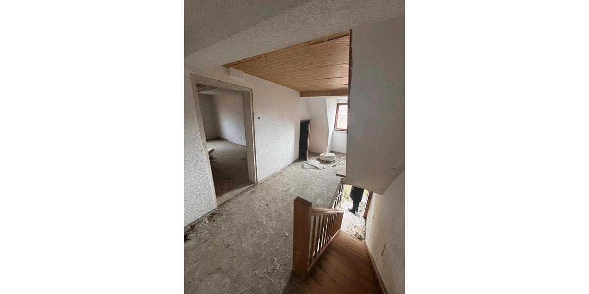 Einfamilienhaus Marktheidenfeld - 5 Zimmer, 150 m&sup2;, 150.000&euro; | Angebot:25995350