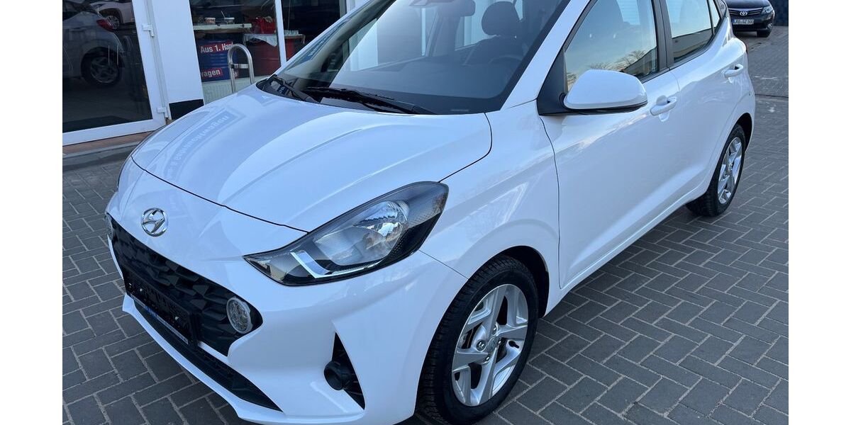 Hyundai i10 13.136 km 13.490 &euro; Tessin 18195
