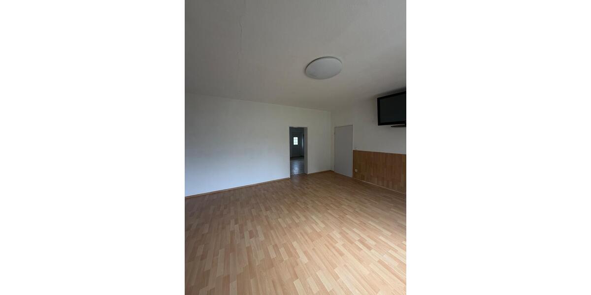 Erdgeschoßwohnung Gemünden - 4 Zimmer, 125 m&sup2;, 800&euro; | Angebot:26416103