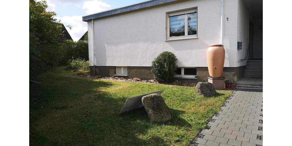 Bungalow Borken (Hessen) - 5 Zimmer, 130 m&sup2;, 260.000&euro; | Angebot:26616955
