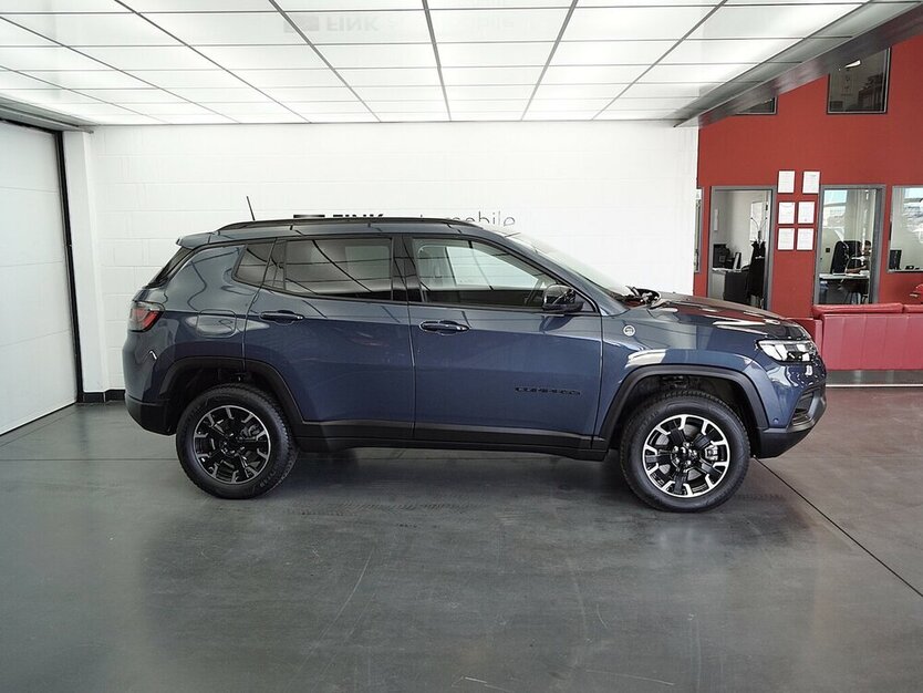 Compass °IIIII° Trailhawk Plug-In Hybrid 4WD