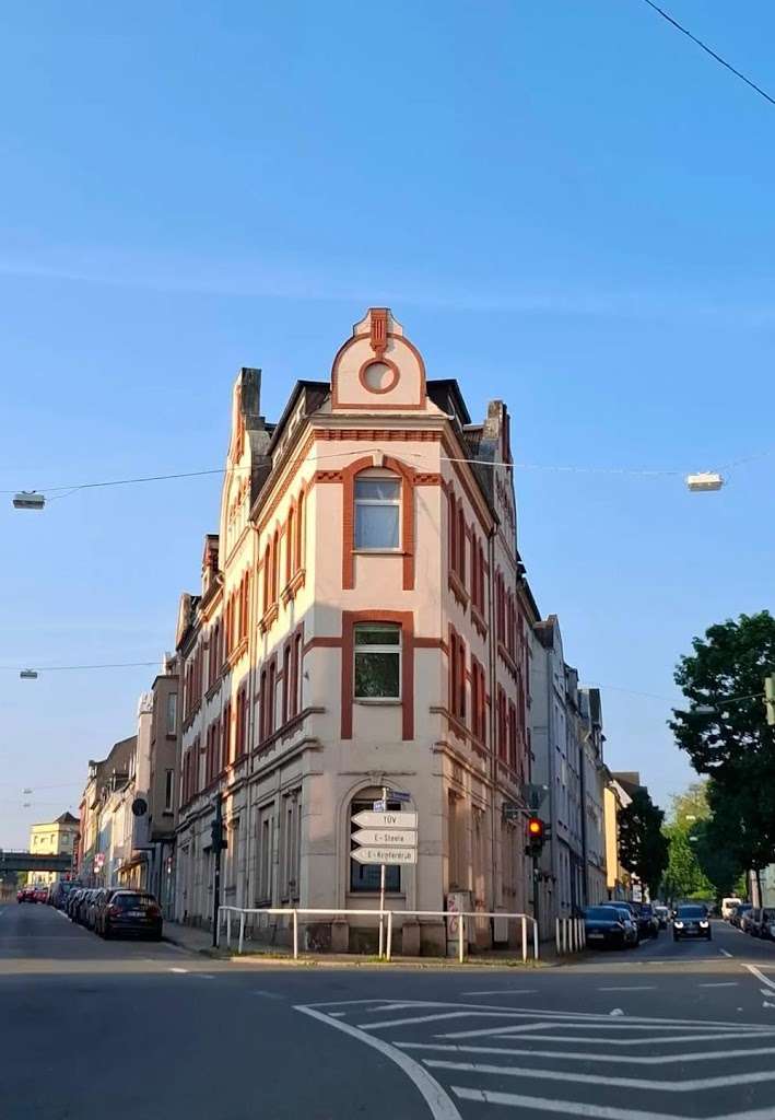 Wohnung zum Mieten in Essen 875 € 97 m² 5.5 zimmer