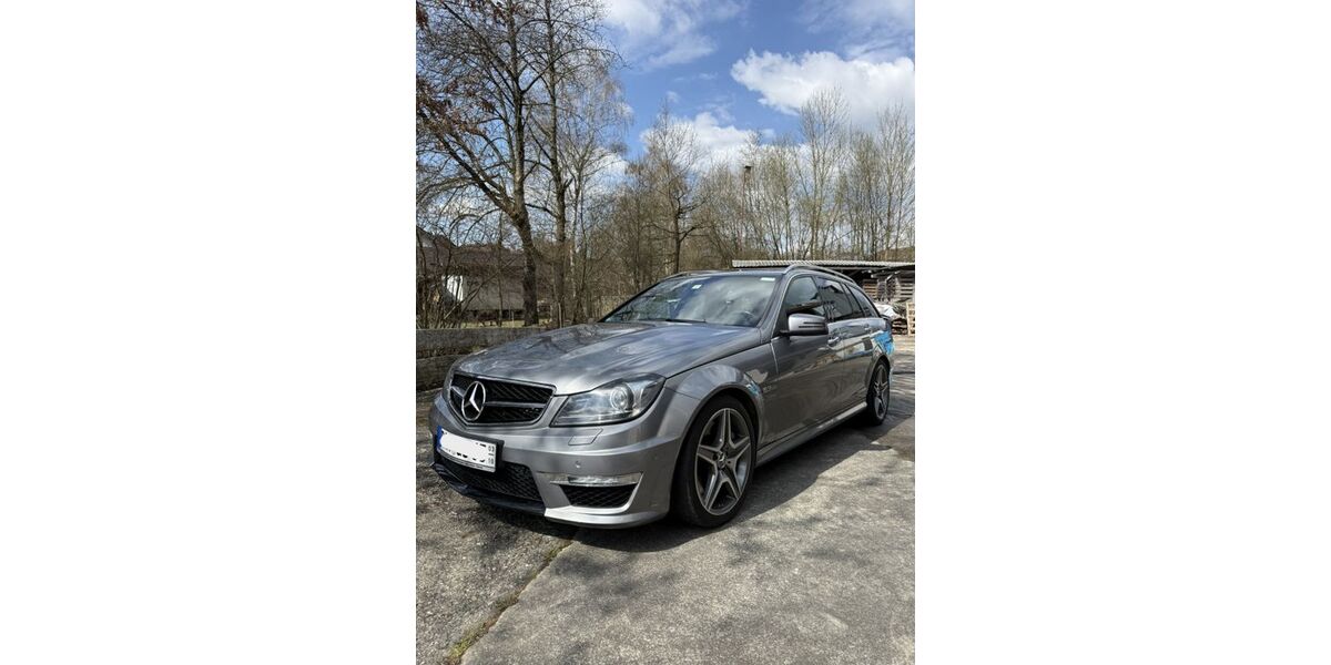 Mercedes-Benz C 63 AMG 82.092 km 42.500 &euro; Tann 84367