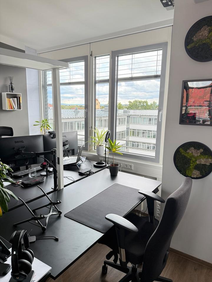 Coworking-Platz in moderner Digitalagentur – zentral in Dresden
