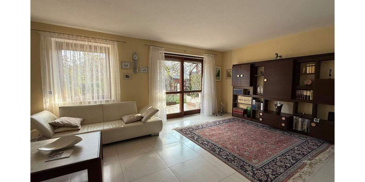 Großzügiges Reihenendhaus mit Dachstudio, schön angelegtem Außenbereich und optimaler Raumaufteilung 5 zimmer