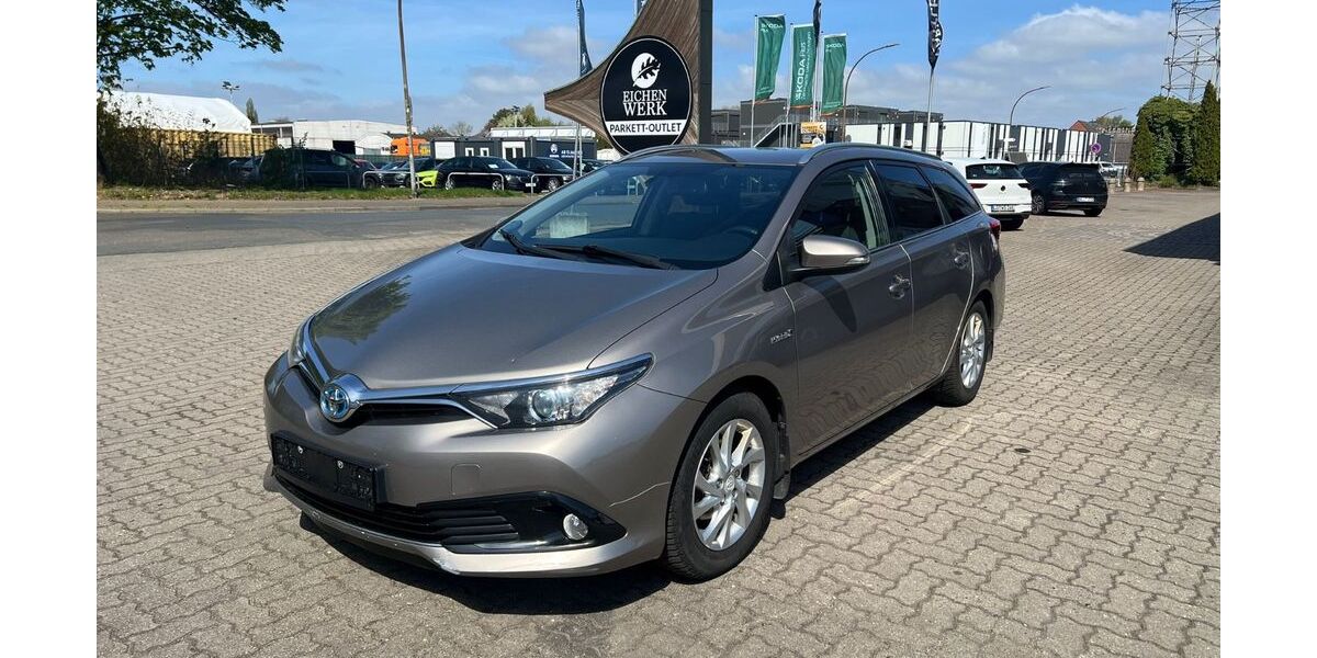 Toyota Auris 216.000 km 9.950 &euro; Winsen (Luhe) 21423