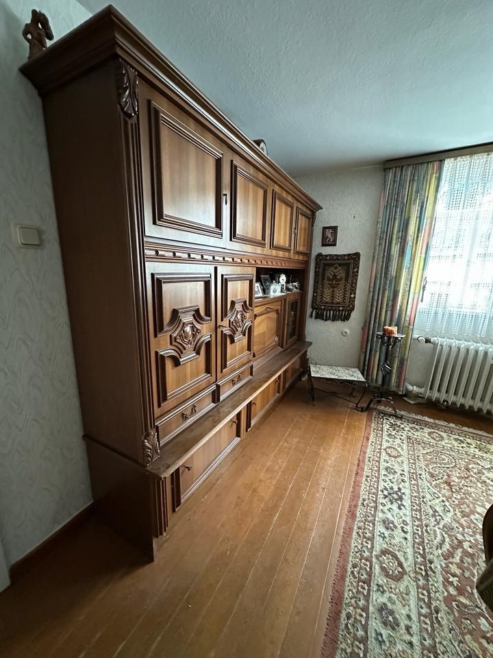 9 Zimmer Haus mit grossem Hof zum mieten zimmer