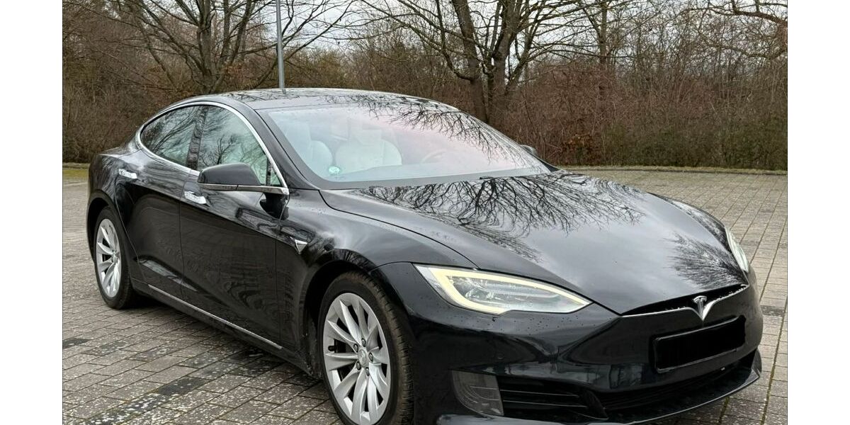 Tesla Model S 272.000 km 18.950 &euro; Alzenau 63755