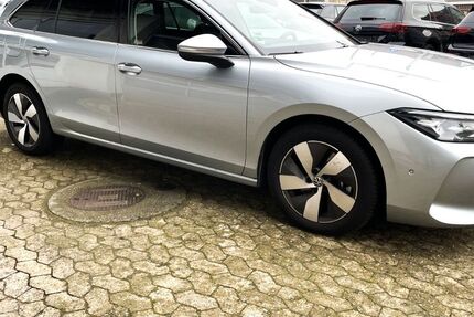 VW Passat Variant 22.600 km 34.900 &euro; Bremen 28259