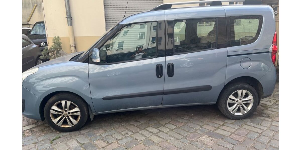 Opel Combo 193.000 km 3.799 &euro; Berlin 13359