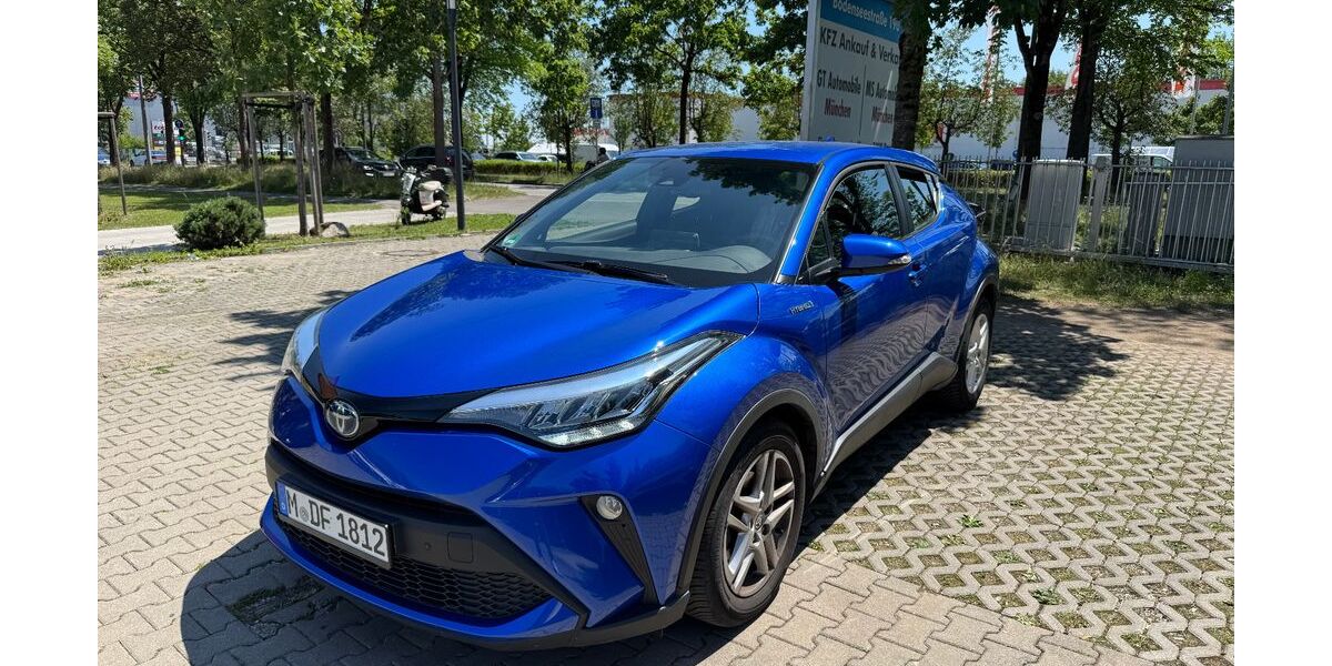 Toyota C-HR 44.000 km 18.849 &euro; München 81243