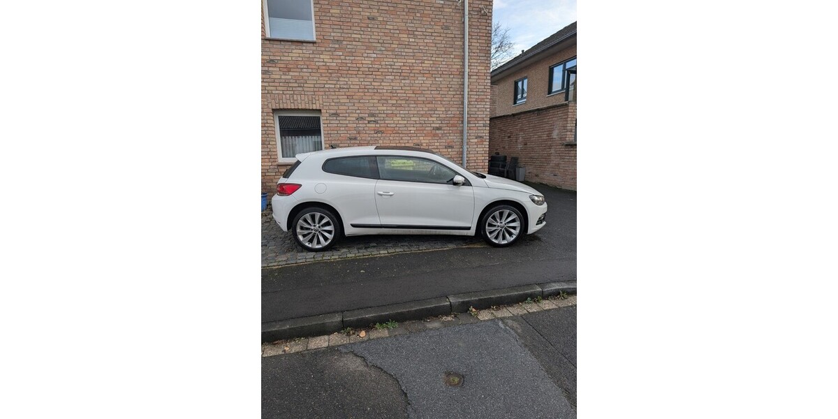 VW Scirocco 14.300 km 9.900 &euro; Mechernich 53894