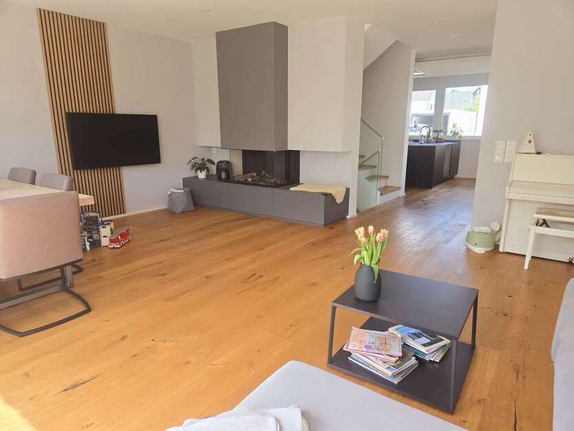 Haus zum Kaufen in Düsseldorf 1.690.000 € 206 m²