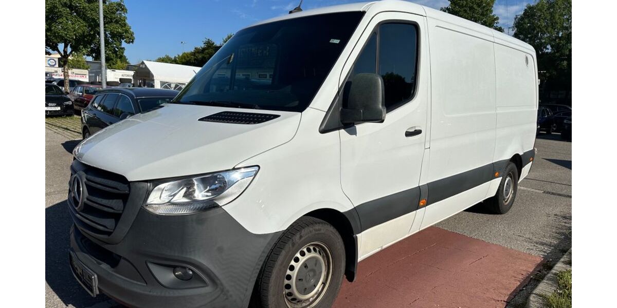 Mercedes-Benz Sprinter 245.000 km 17.900 &euro; München 81243