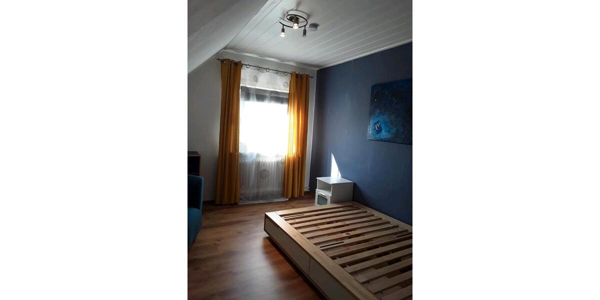 Dachgeschoßwohnung Marburg - 2 Zimmer, 70 m&sup2;, 750&euro; | Angebot:25367374