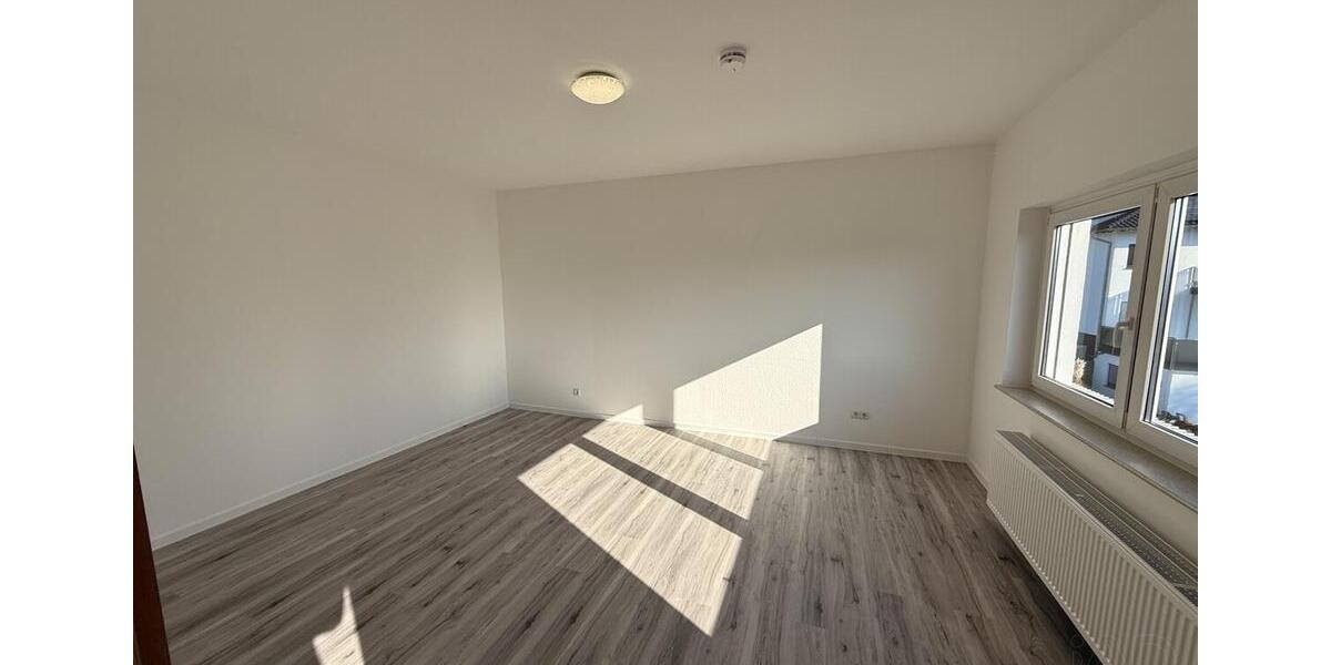 Etagenwohnung Gladenbach - 4 Zimmer, 120 m&sup2;, 1.020&euro; | Angebot:25327573