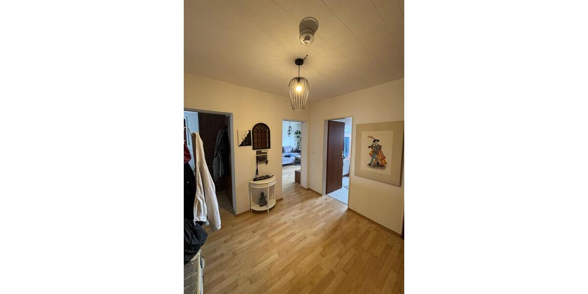 Helle 2 Zimmer Wohnung - zentral gelegen - teilmöbliert 2 zimmer