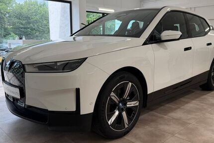 BMW iX 33.000 km 40.990 &euro; Aschaffenburg 63741