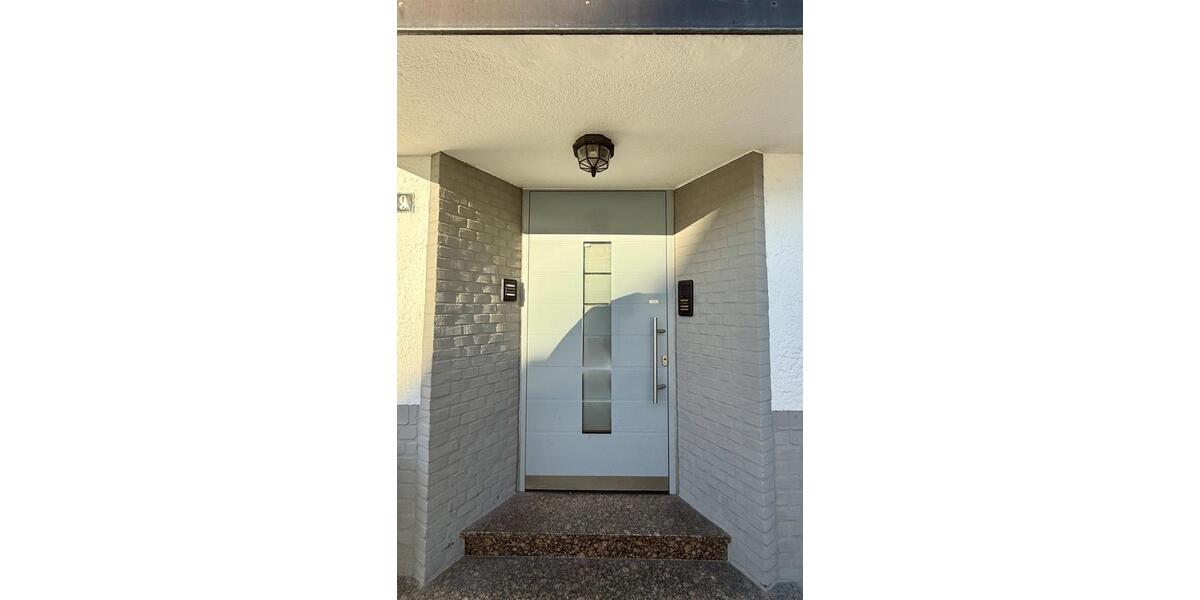 Düsseldorf - 71qm Wohnung + 44qm Spitzboden ausgebaut + 3 Bäder 5 zimmer