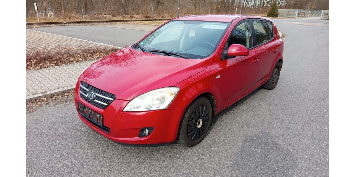 Kia ceed / Ceed 165.000 km 1.700 &euro; Chemnitz 09123