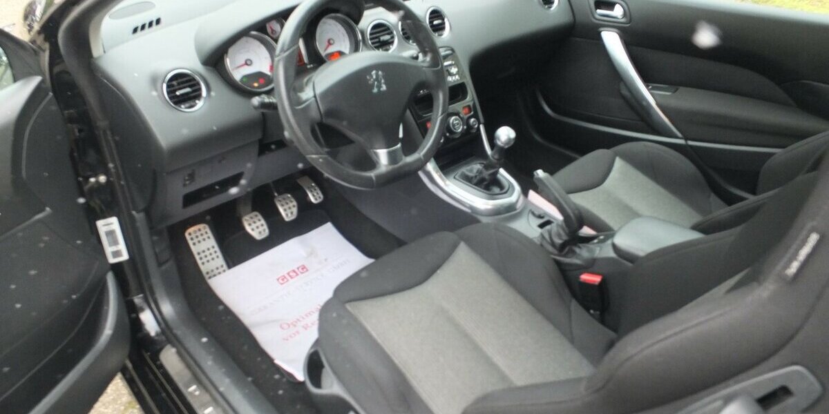 Peugeot 308 PREMIUM NAVI EL.VERDECK KLIMAAUTOM PDC 134.211 km 6.450 &euro; Köln 50858