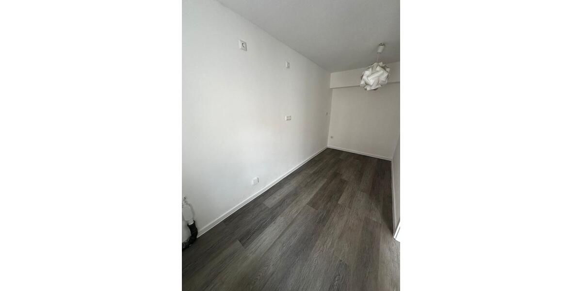 Etagenwohnung Teterow - 4 Zimmer, 101 m&sup2;, 911&euro; | Angebot:26248161