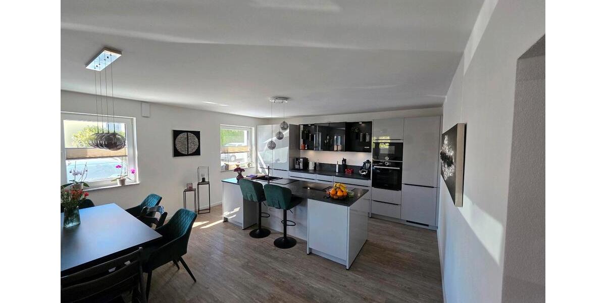 Erdgeschoßwohnung Schwandorf - 3 Zimmer, 101 m&sup2;, 395.000&euro; | Angebot:27244712