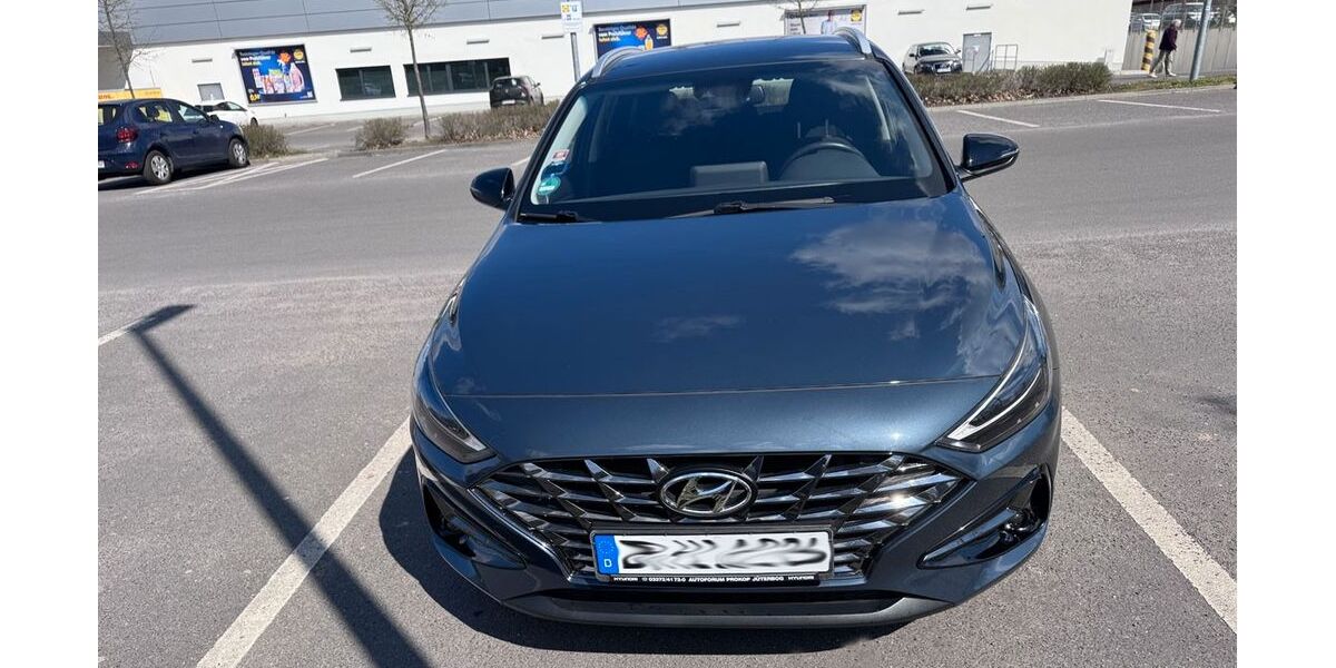 Hyundai i30 32.988 km 18.700 &euro; Berlin 12167