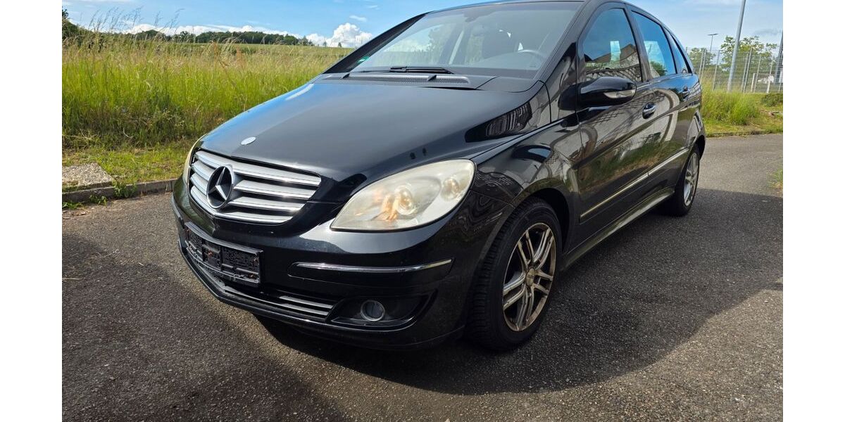 Mercedes-Benz B 200 157.992 km 2.300 &euro; Büsingen 78266