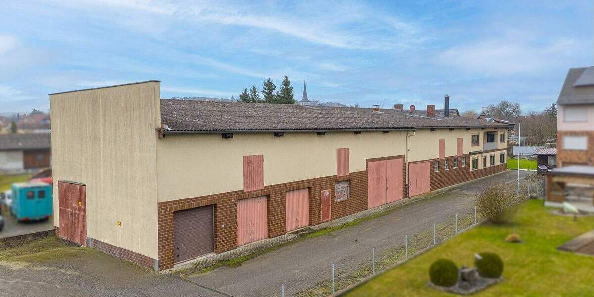 Mehrfamilienhaus, Wohnhaus Schwebenried Schwebenried - 8 Zimmer, 209 m&sup2;, 285.000&euro; | Angebot:25997007