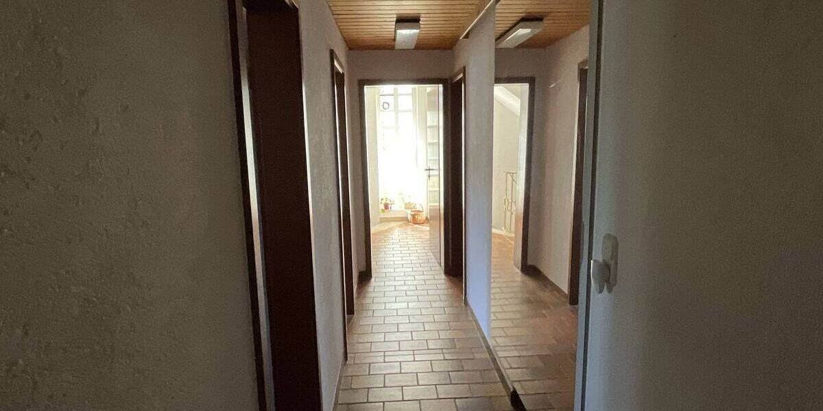 Einfamilienhaus Bad Kissingen Garitz - 8 Zimmer, 198 m&sup2;, 430.000&euro; | Angebot:26388813