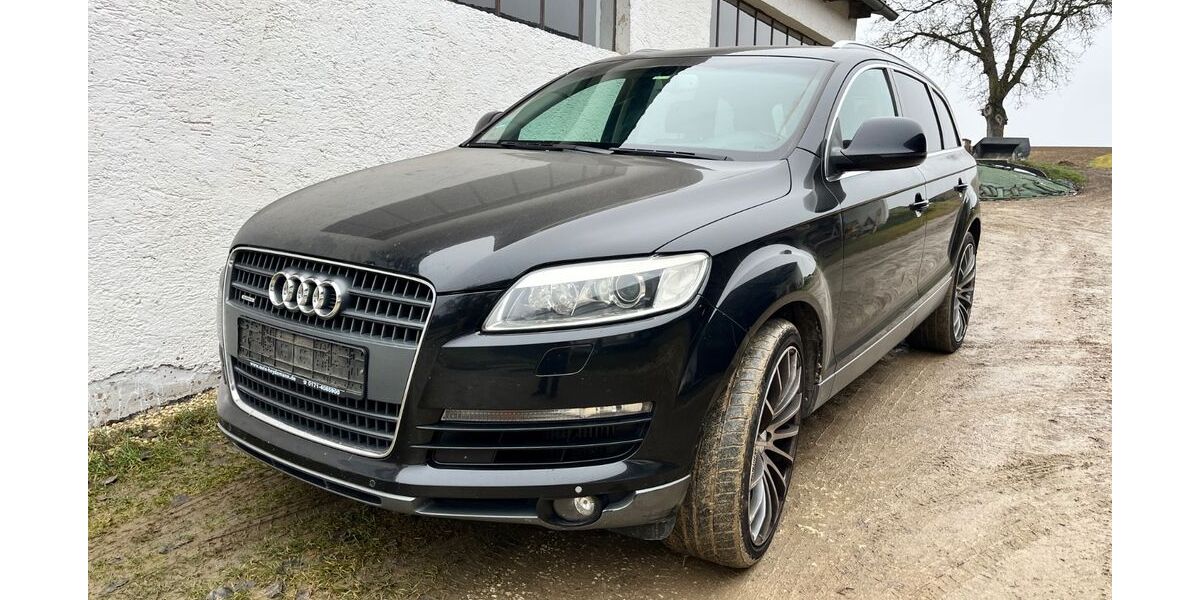 Audi Q7 321.066 km 5.000 &euro; Regensburg 93055