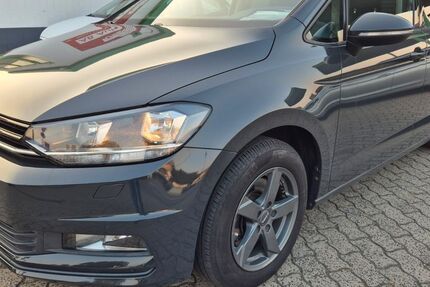VW Touran 130.000 km 15.700 € Büdingen 63654