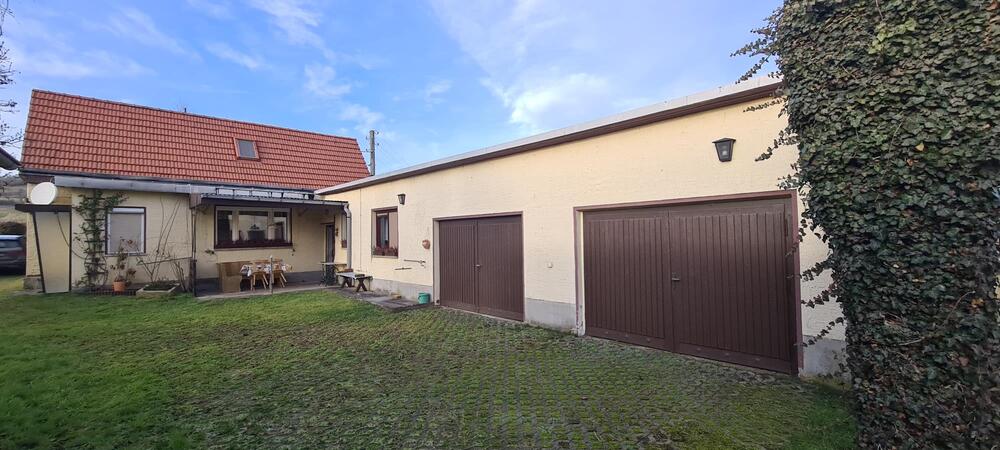 Einfamilienhaus in idyllischer Lage mit großem Grundstück - Einfamilienhaus Großeutersdorf | Angebot:26338317