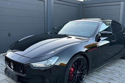 Maserati Ghibli 142.000 km 20.500 &euro; Vaterstetten 85591