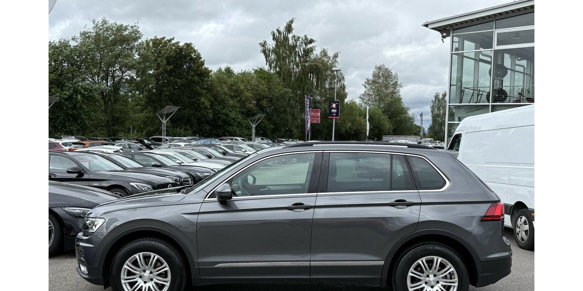 VW Tiguan 2.0 TDI 4Motion NAVI/PDC/SRA/SHZ/1.HAND 93.139 km 16.900 &euro; Villingen-Schwenningen 78054