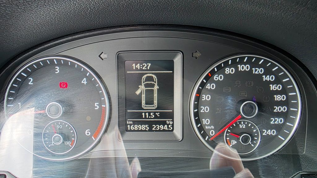 VW Touran 168.985 km 9.900 &euro; Hille 32479