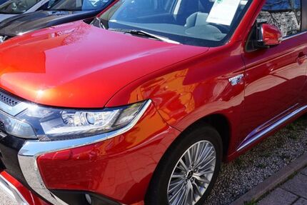 Mitsubishi Plug-in Hybrid Outlander 127.884 km 18.799 &euro; München 81549