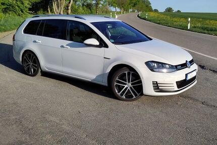 VW Golf 252.000 km 8.900 &euro; Römerstein 72587