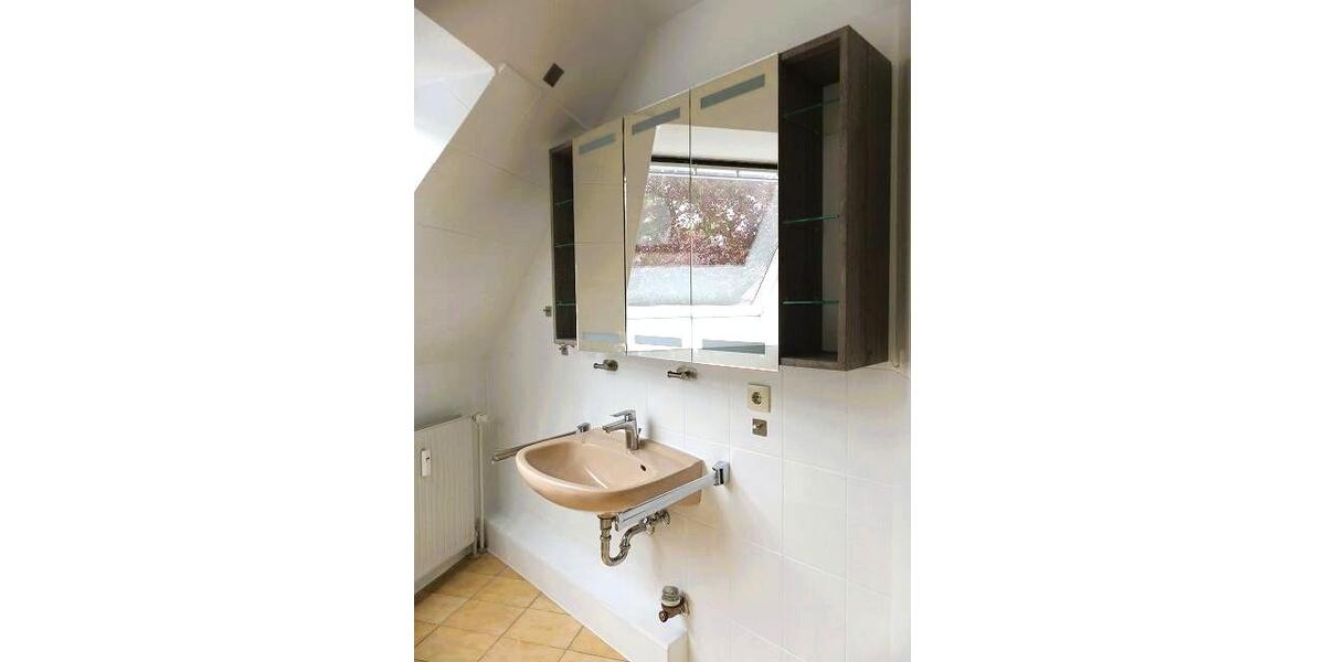 Dachgeschoßwohnung Leer (Ostfriesland) - 3 Zimmer, 90 m&sup2;, 780&euro; | Angebot:26424702