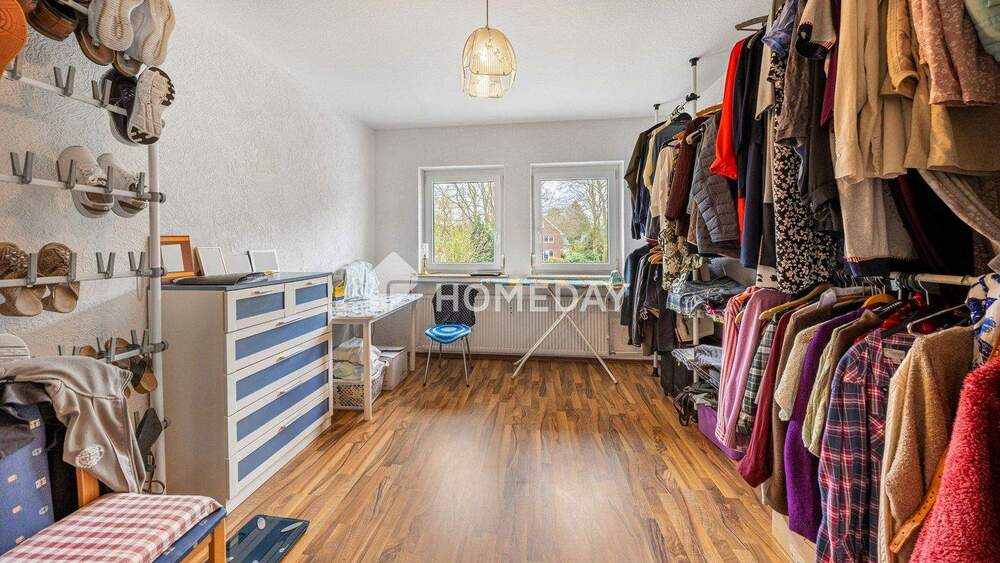 Modernisiertes Einfamilienhaus mit flexibler Aufteilung, viel Platz und großem Garten 7 zimmer