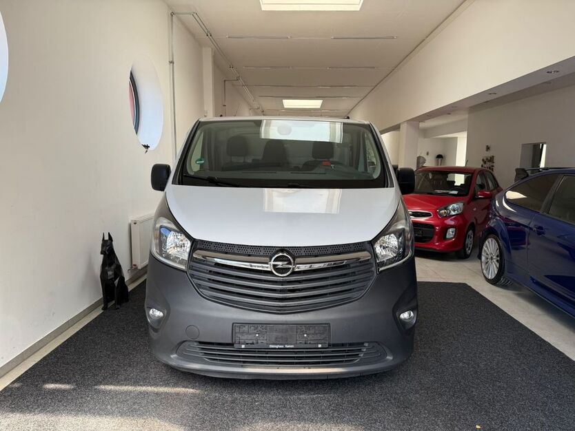 Opel Vivaro 99.000 km 11.499 € Schwerte 58239
