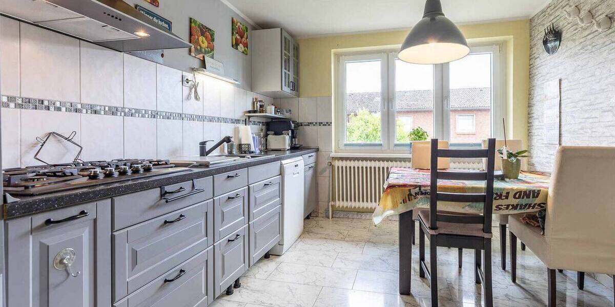 Etagenwohnung Lüneburg Weststadt - 4 Zimmer, 93 m&sup2;, 285.000&euro; | Angebot:25691286