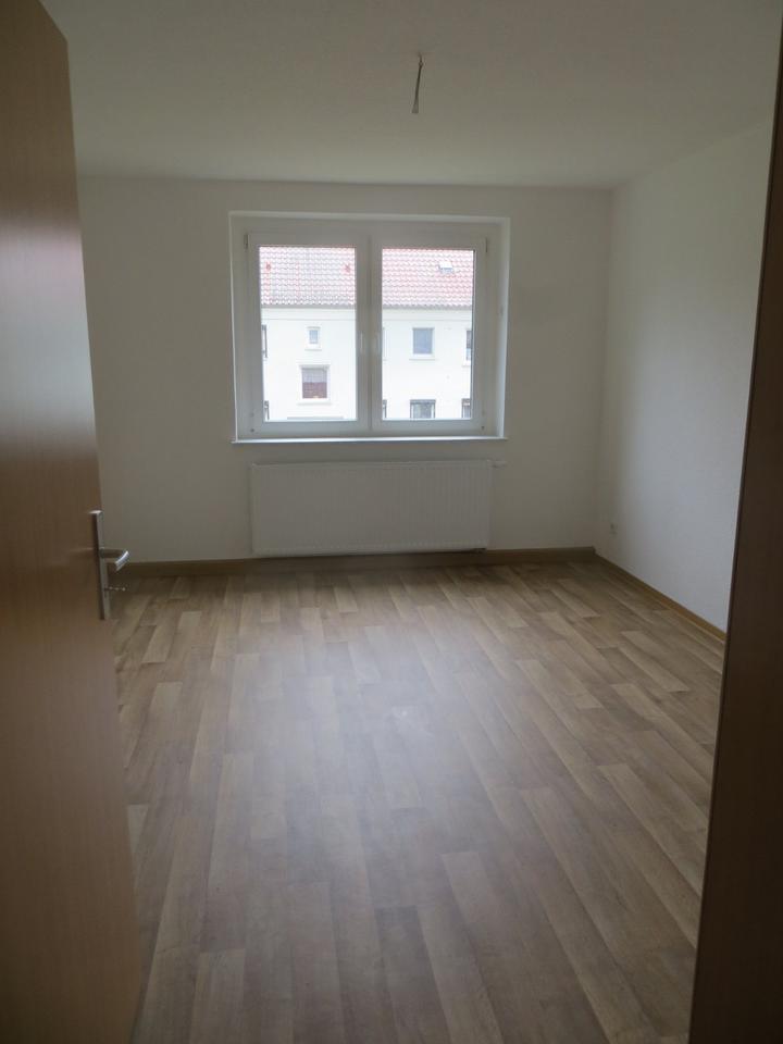 In Sanierung befindliche gemütliche 2 12 - Zimmerwohnung